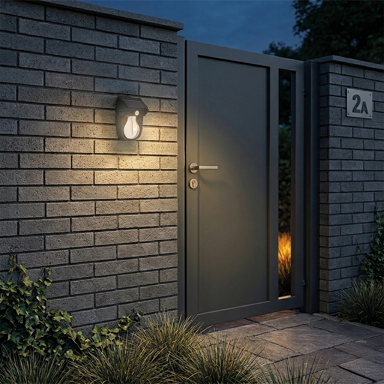 Lampa ogrodowa solarna kinkiet elewacyjny ścienny 1w LED z czujnikiem PIR 5 Lampa ogrodowa solarna kinkiet elewacyjny ścienny 1w LED z czujnikiem PIR - obrazek 5