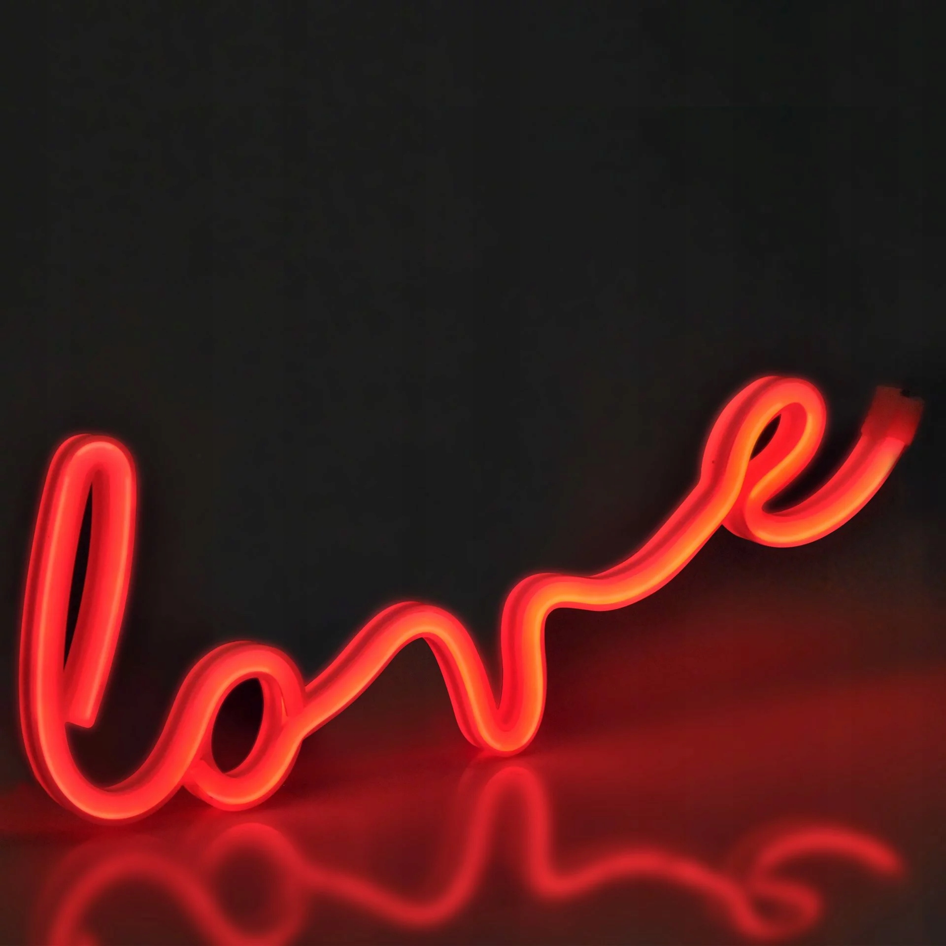 Lampka nocna neon napis love walentynki ślub rocznica dekoracja aranżacja 6 Lampka nocna neon napis love walentynki ślub rocznica dekoracja aranżacja - obrazek 6