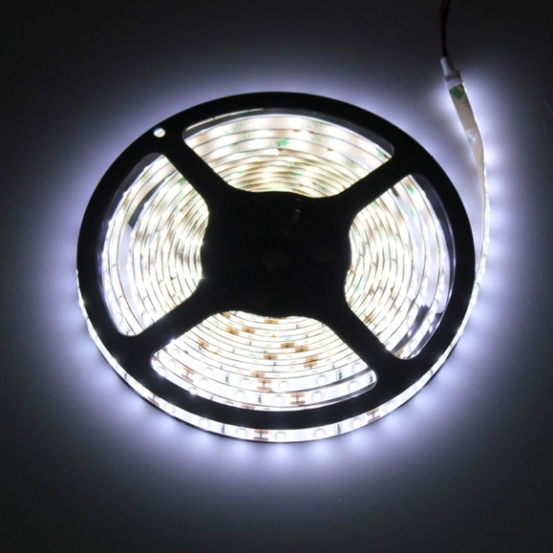 Taśma LED 300 4.8w/m 6500k 300lm/m 12v ip20 /5m/ 2 Taśma LED 300 4.8w/m 6500k 300lm/m 12v ip20 /5m/ - obrazek 2